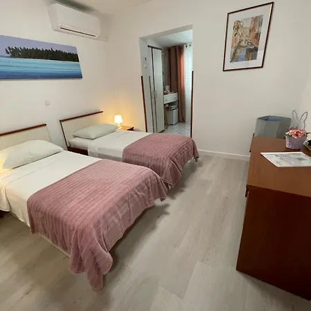 Apartmens And Madunic V Gasthof Split