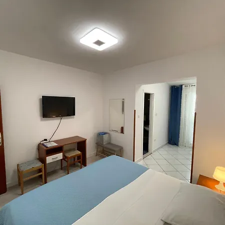 Apartmens And Madunic V 3*